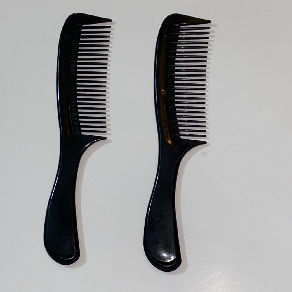 N.W.I.Black Hair Combs Set 2